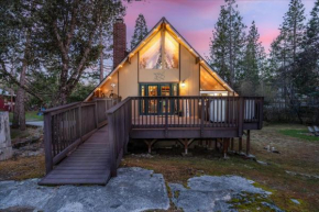 Bass Lake Chalet - A frame cabin with hot tub & fire pit